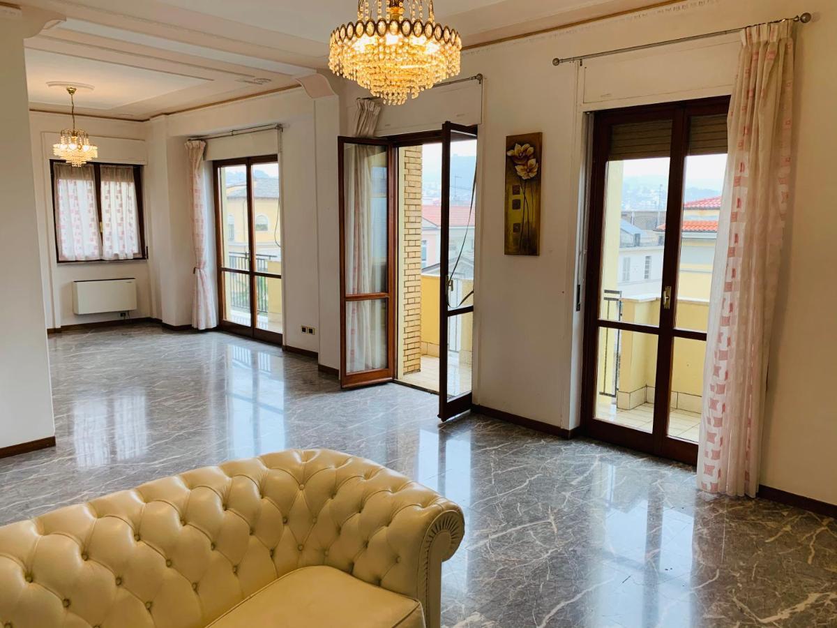 Spazioso Appartamento In Centro Citta San Benedetto del Tronto Exterior photo