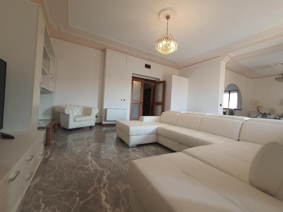 Spazioso Appartamento In Centro Citta San Benedetto del Tronto Exterior photo